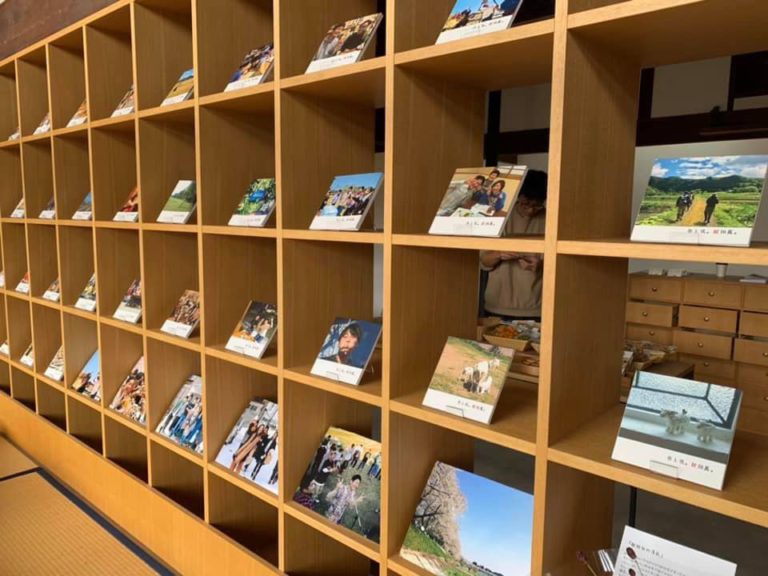 井上弦。秋田展。 ものかたり